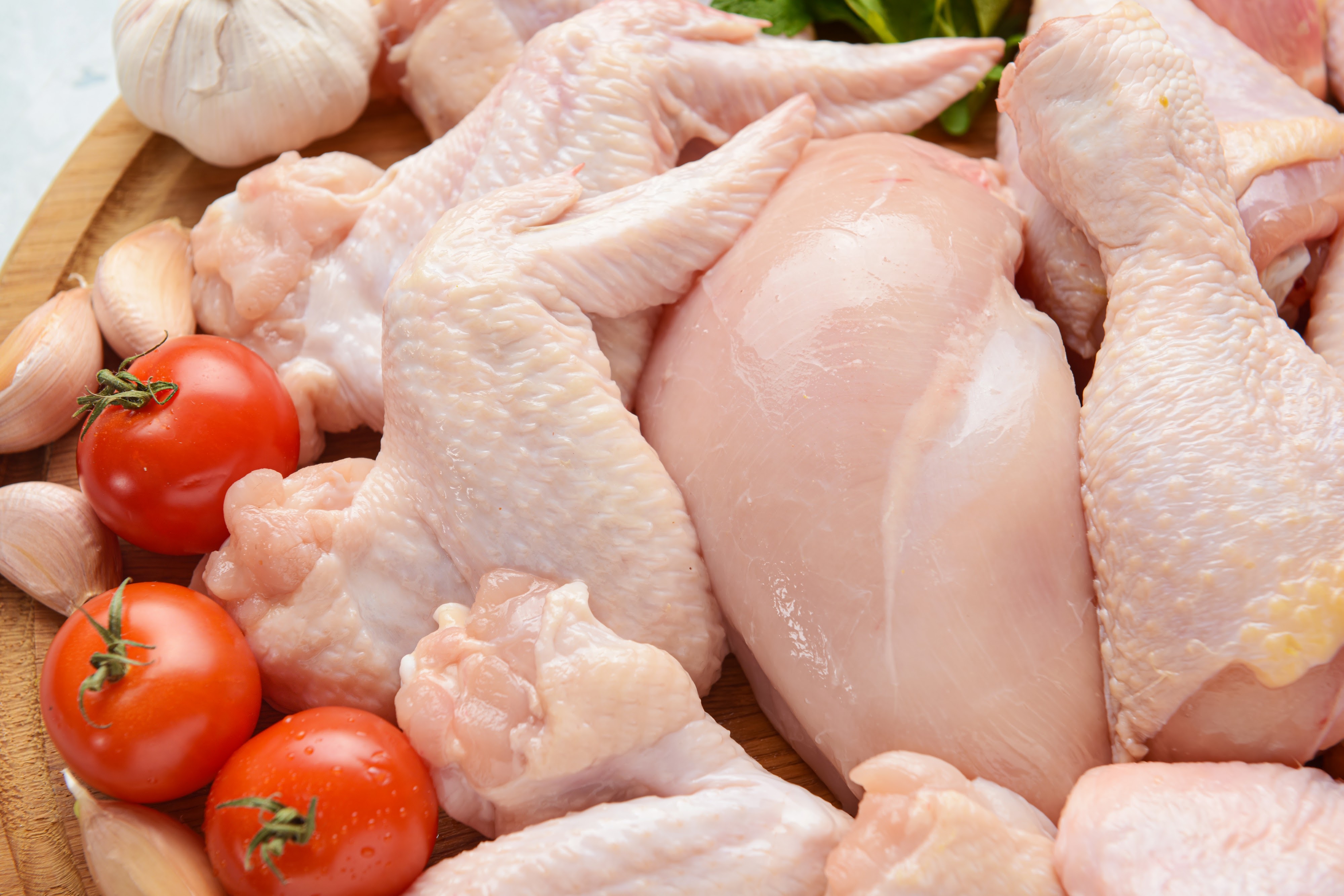 استيراد الدواجن واللحوم البيضاء